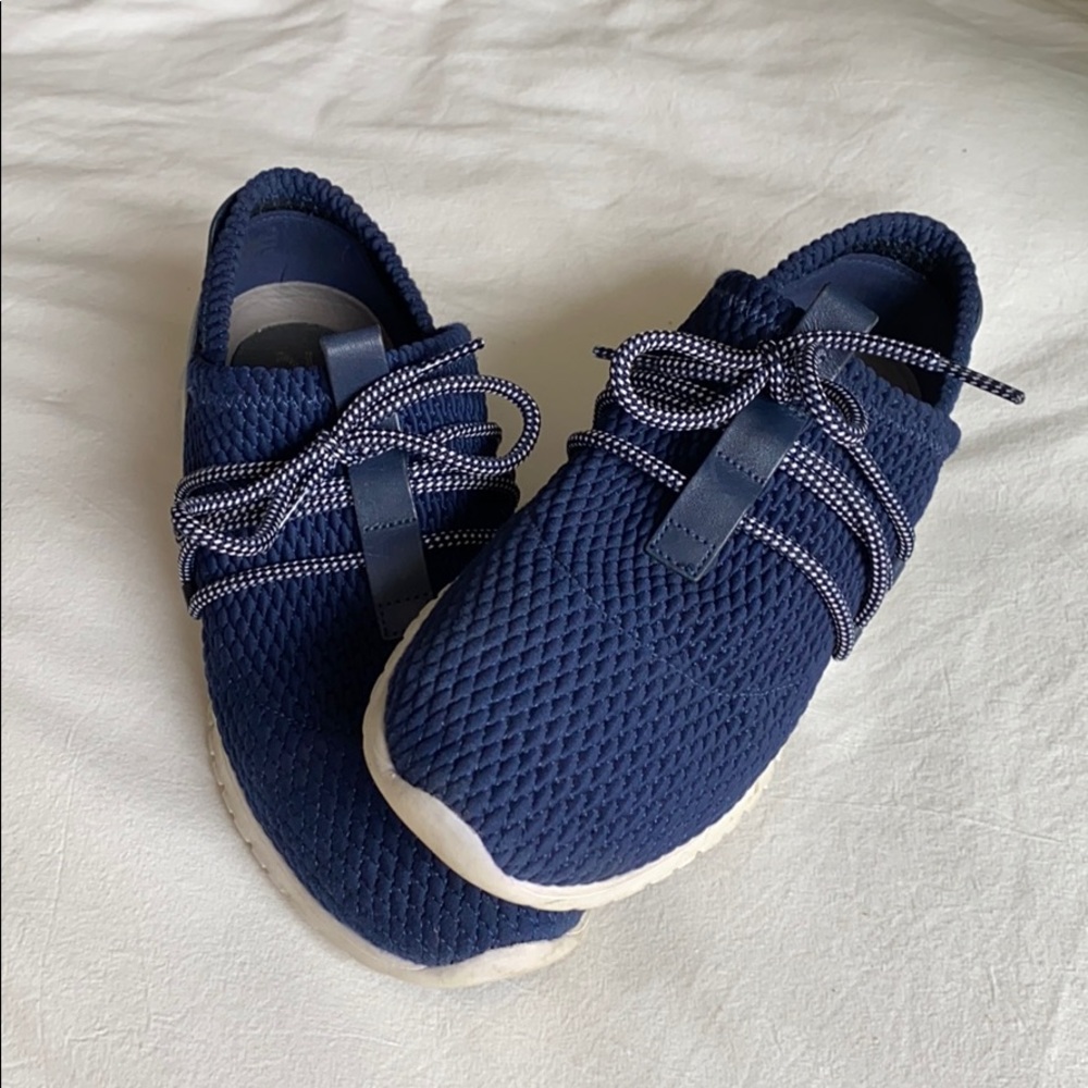 Cole Haan sneaker, size 7
